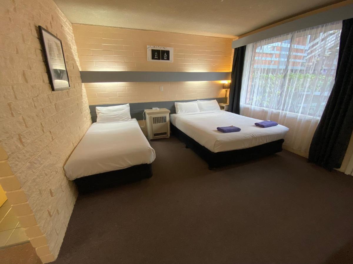 Mahogany Motel ווארנאמבול מראה חיצוני תמונה
