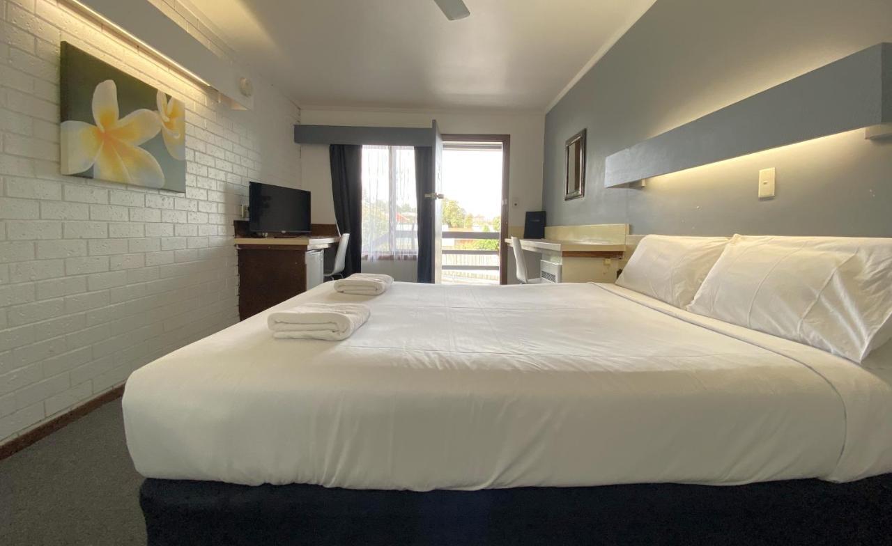 Mahogany Motel ווארנאמבול מראה חיצוני תמונה