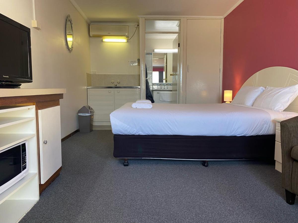 Mahogany Motel ווארנאמבול מראה חיצוני תמונה
