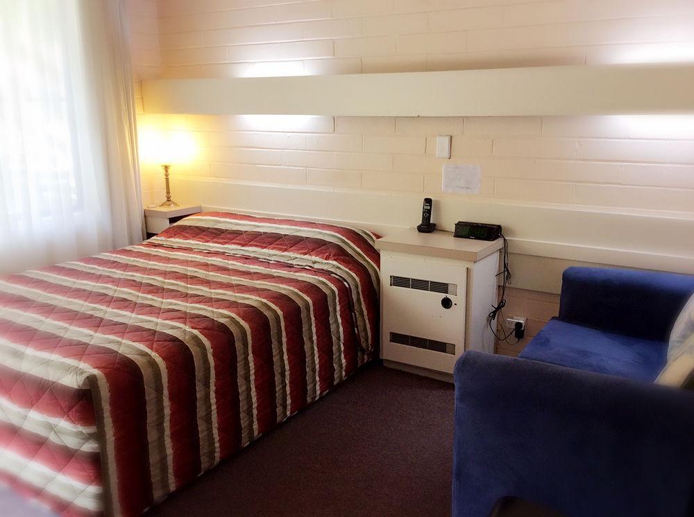 Mahogany Motel ווארנאמבול מראה חיצוני תמונה